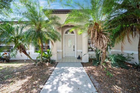 Villa ou maison à vendre à Palm Bay, Floride: 3 chambres, 149.67 m2 № 2289777 - photo 2