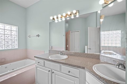 Villa ou maison à vendre à Palm Bay, Floride: 3 chambres, 149.67 m2 № 2289777 - photo 18