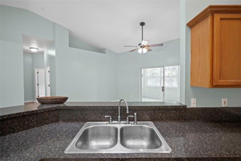 Villa ou maison à vendre à Palm Bay, Floride: 3 chambres, 149.67 m2 № 2289777 - photo 9
