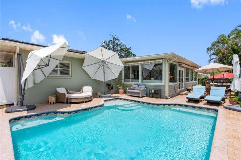 House in Saint Petersburg, Florida 4 bedrooms, 227.7 sq.m. № 1679495 - photo 25
