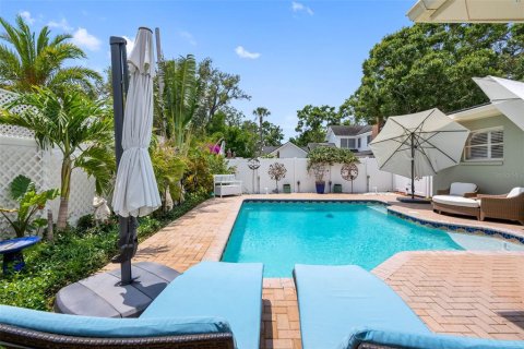 House in Saint Petersburg, Florida 4 bedrooms, 227.7 sq.m. № 1679495 - photo 22