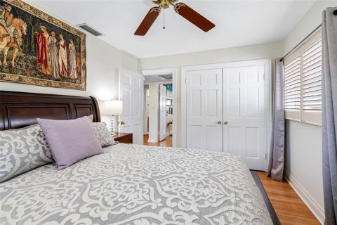 House in Saint Petersburg, Florida 4 bedrooms, 227.7 sq.m. № 1679495 - photo 7