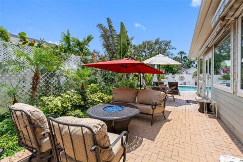 House in Saint Petersburg, Florida 4 bedrooms, 227.7 sq.m. № 1679495 - photo 17