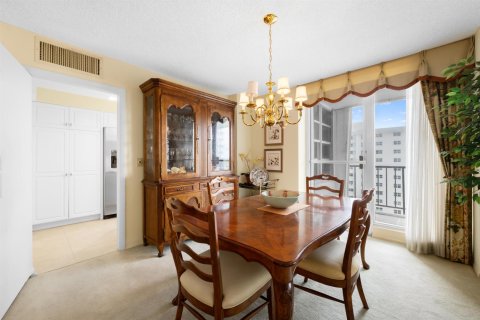 Condo in Fort Lauderdale, Florida, 2 bedrooms  № 2406116 - photo 11