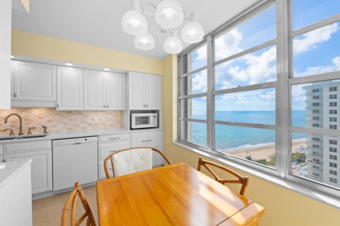 Condo in Fort Lauderdale, Florida, 2 bedrooms  № 2406116 - photo 9