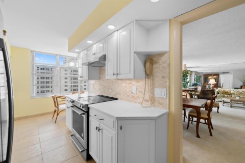 Condo in Fort Lauderdale, Florida, 2 bedrooms  № 2406116 - photo 7