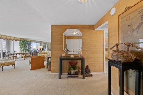 Condo in Fort Lauderdale, Florida, 2 bedrooms  № 2406116 - photo 25