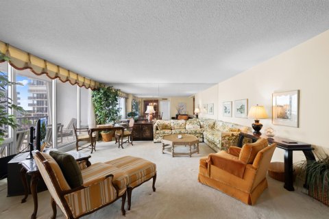Condo in Fort Lauderdale, Florida, 2 bedrooms  № 2406116 - photo 12