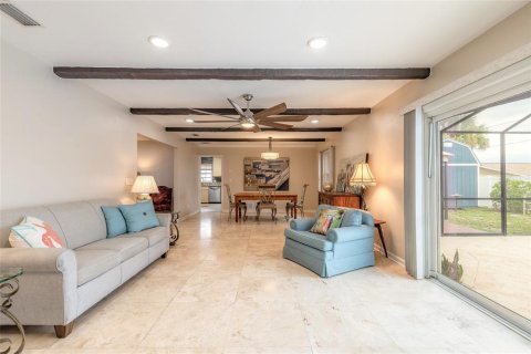 House in Daytona Beach, Florida 4 bedrooms, 225.47 sq.m. № 1786204 - photo 11