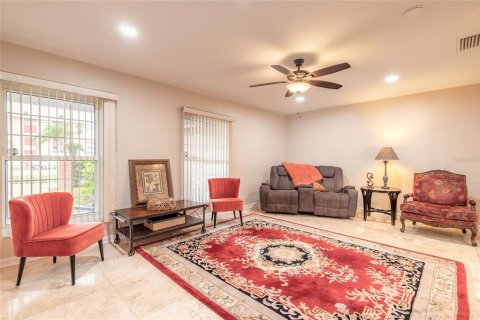 House in Daytona Beach, Florida 4 bedrooms, 225.47 sq.m. № 1786204 - photo 9