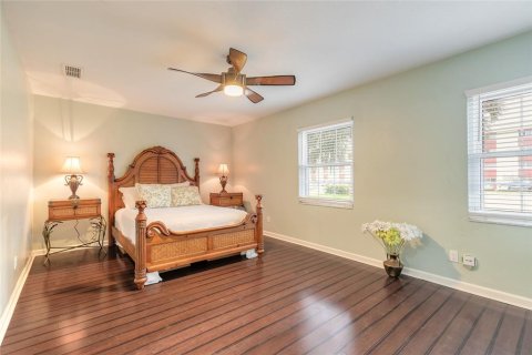 House in Daytona Beach, Florida 4 bedrooms, 225.47 sq.m. № 1786204 - photo 24
