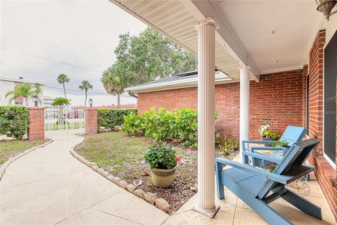 House in Daytona Beach, Florida 4 bedrooms, 225.47 sq.m. № 1786204 - photo 5