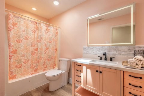 House in Daytona Beach, Florida 4 bedrooms, 225.47 sq.m. № 1786204 - photo 23