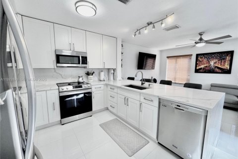 Villa ou maison à vendre à Davie, Floride: 4 chambres, 175.21 m2 № 1976611 - photo 14