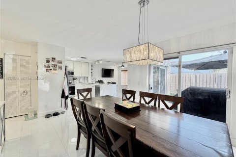 Villa ou maison à vendre à Davie, Floride: 4 chambres, 175.21 m2 № 1976611 - photo 11