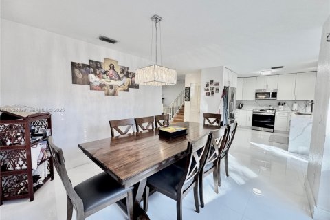 Villa ou maison à vendre à Davie, Floride: 4 chambres, 175.21 m2 № 1976611 - photo 10