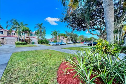Villa ou maison à vendre à Davie, Floride: 4 chambres, 175.21 m2 № 1976611 - photo 4