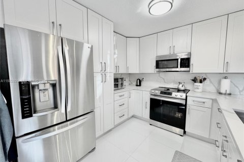 Villa ou maison à vendre à Davie, Floride: 4 chambres, 175.21 m2 № 1976611 - photo 13