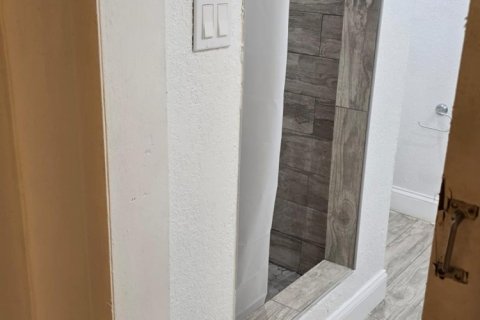 Condominio en alquiler en Hollywood, Florida, 1 dormitorio, 184.69 m2 № 1174957 - foto 1