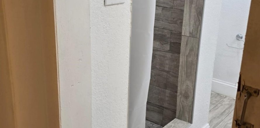Condo in Hollywood, Florida, 1 bedroom № 1174957