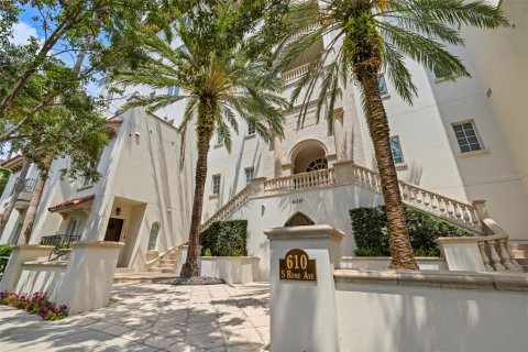 Condo in Tampa, Florida, 4 bedrooms  № 1787803 - photo 2
