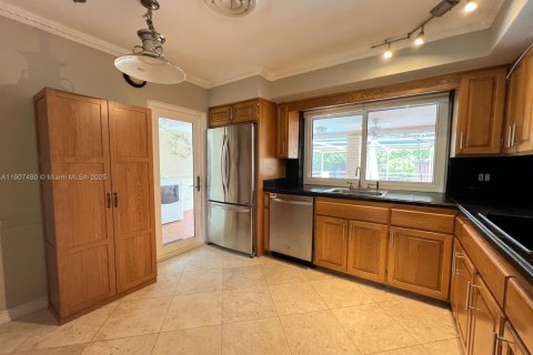 House in Hollywood, Florida 3 bedrooms, 119.1 sq.m. № 1967416 - photo 10