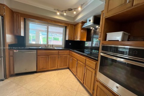 House in Hollywood, Florida 3 bedrooms, 119.1 sq.m. № 1967416 - photo 8