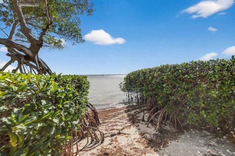 Copropriété à vendre à Hutchinson Island South, Floride: 2 chambres, 136.75 m2 № 2087600 - photo 16