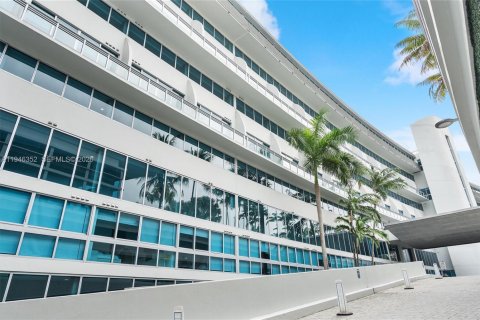 Apartamento en alquiler en Aventura, Florida, 2 dormitorios, 164.62 m2 № 2003203 - foto 2