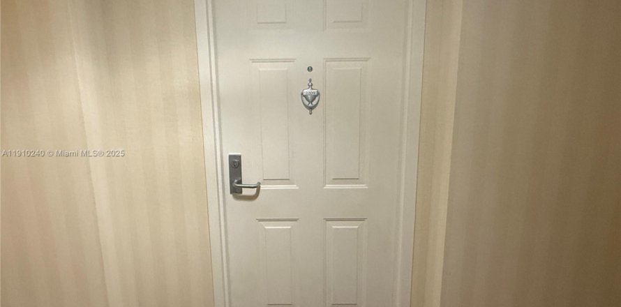 Condo à Aventura, Floride, 2 chambres  № 1966440