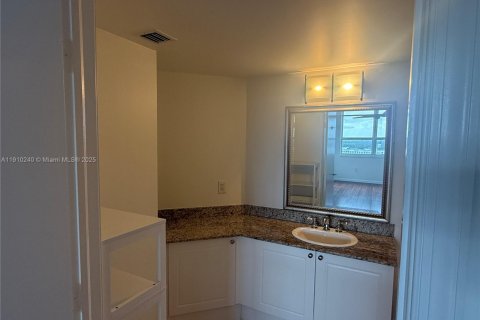 Copropriété à louer à Aventura, Floride: 2 chambres, 115.66 m2 № 1966440 - photo 14