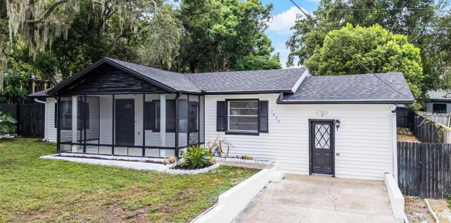 Villa ou maison à Eustis, Floride 3 chambres, 163.97 m2 № 1899892