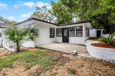 House in Eustis, Florida 3 bedrooms, 163.97 sq.m. № 1899892 - photo 27