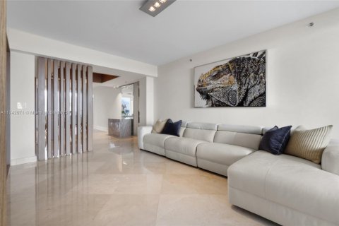 Condo in Sunny Isles Beach, Florida, 2 bedrooms  № 1729368 - photo 8