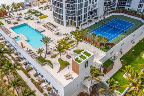 Condo in Sunny Isles Beach, Florida, 2 bedrooms  № 1729368 - photo 22