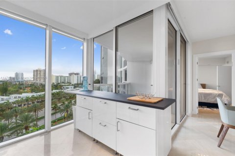 Condo in Sunny Isles Beach, Florida, 2 bedrooms  № 1729368 - photo 3
