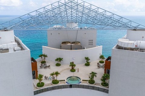 Condo in Sunny Isles Beach, Florida, 2 bedrooms  № 1729368 - photo 23