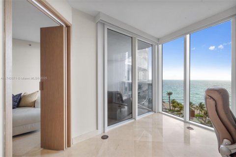 Condo in Sunny Isles Beach, Florida, 2 bedrooms  № 1729368 - photo 13