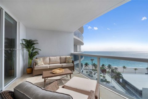 Condo in Sunny Isles Beach, Florida, 2 bedrooms  № 1729368 - photo 9