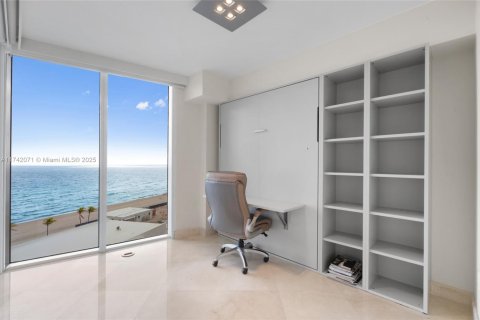 Condo in Sunny Isles Beach, Florida, 2 bedrooms  № 1729368 - photo 11