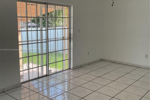 House in Cutler Bay, Florida 4 bedrooms, 202.53 sq.m. № 1818319 - photo 8