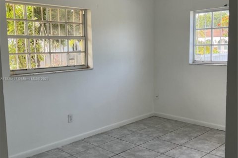 House in Cutler Bay, Florida 4 bedrooms, 202.53 sq.m. № 1818319 - photo 13