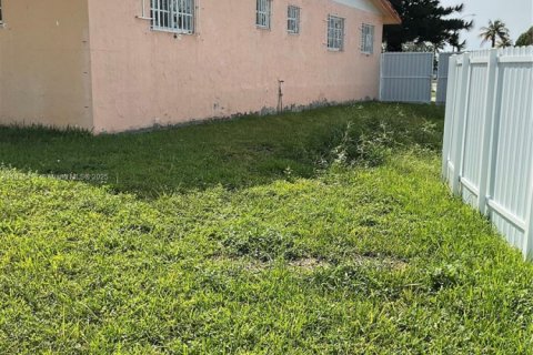 House in Cutler Bay, Florida 4 bedrooms, 202.53 sq.m. № 1818319 - photo 30