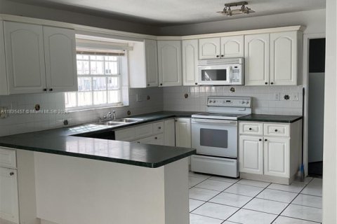House in Cutler Bay, Florida 4 bedrooms, 202.53 sq.m. № 1818319 - photo 9