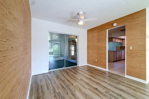 House in Inverness, Florida 2 bedrooms, 126.35 sq.m. № 2228371 - photo 10