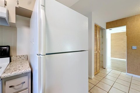 House in Inverness, Florida 2 bedrooms, 126.35 sq.m. № 2228371 - photo 14