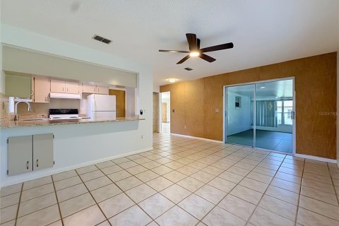 House in Inverness, Florida 2 bedrooms, 126.35 sq.m. № 2228371 - photo 18
