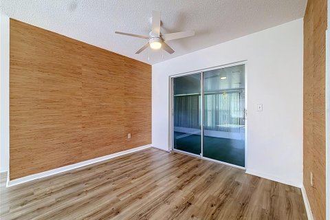 House in Inverness, Florida 2 bedrooms, 126.35 sq.m. № 2228371 - photo 9