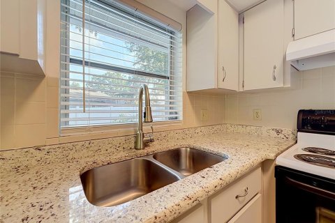 House in Inverness, Florida 2 bedrooms, 126.35 sq.m. № 2228371 - photo 12