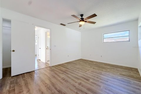 House in Inverness, Florida 2 bedrooms, 126.35 sq.m. № 2228371 - photo 24